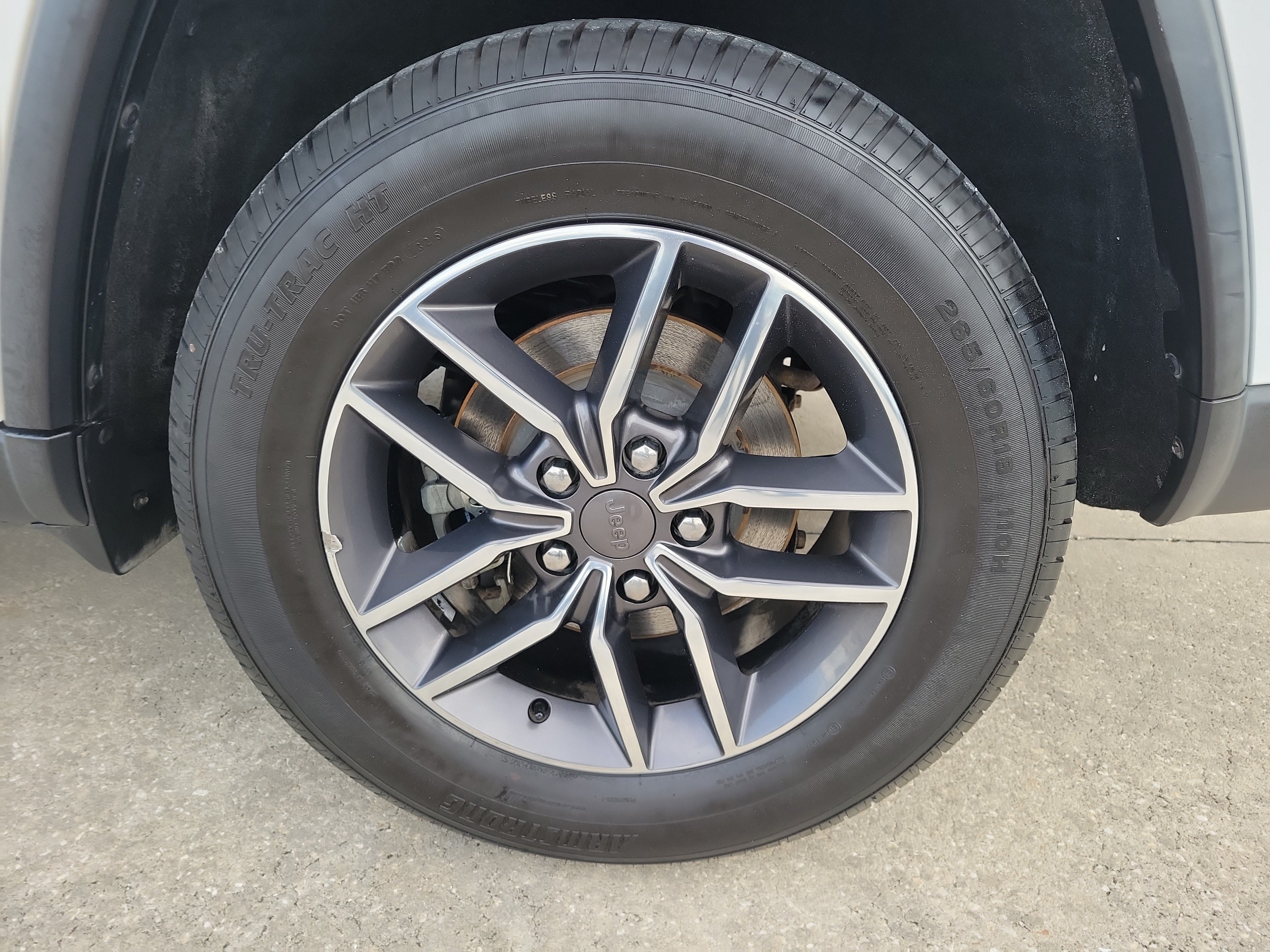 Used 2020 Jeep Grand Cherokee Limited RWD image 7