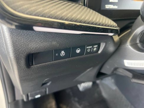 Used 2025 Nissan Kicks SR w/ SR Premium Package AWD/4WD image 51
