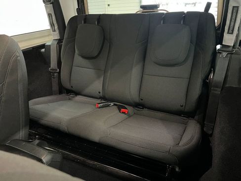 Used 2021 Jeep Wrangler Sport image 19