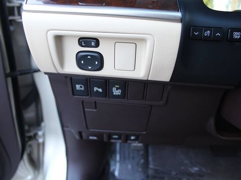 Used 2016 Lexus ES 350 w/ Luxury Package w/Wood Trim FWD image 29