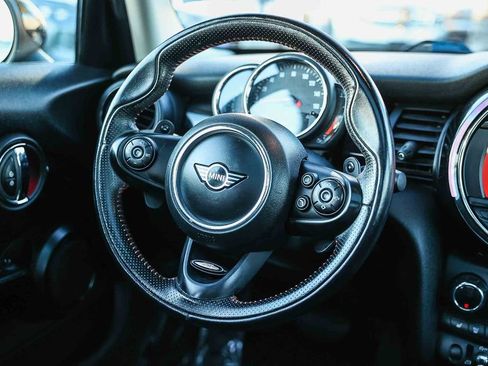 Used 2019 MINI Cooper S image 23