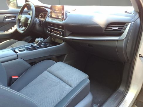 Used 2025 Nissan Rogue SV AWD/4WD image 7