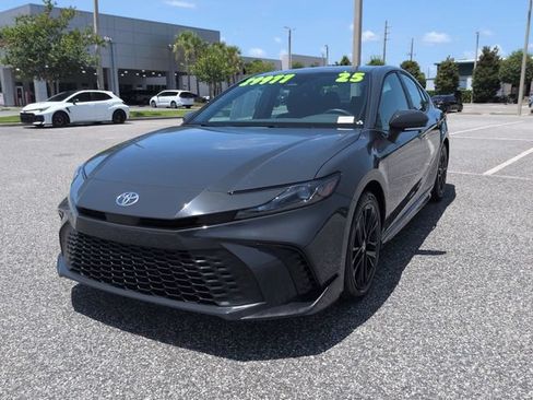 Certified 2025 Toyota Camry SE FWD image 8