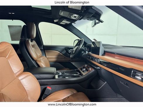 Used 2023 Lincoln Aviator Reserve w/ Equipment Group 201A AWD/4WD image 15