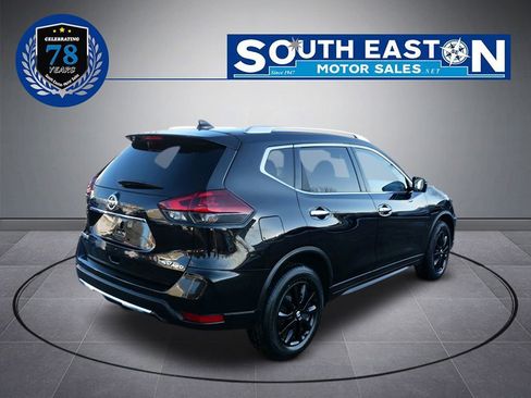 Used 2018 Nissan Rogue SV w/ Premium Package image 6