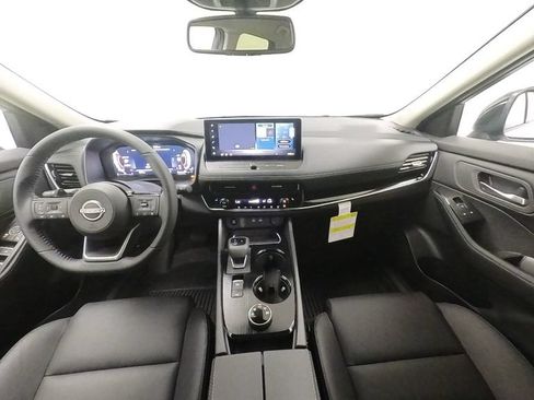Used 2024 Nissan Rogue SL AWD/4WD image 30