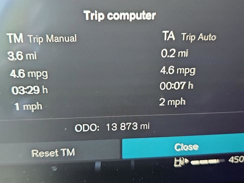 Used 2025 Volvo V60 B5 Cross Country Plus image 11