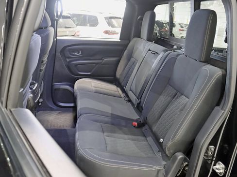 Used 2018 Nissan Titan SV w/ SV Convenience Package image 24