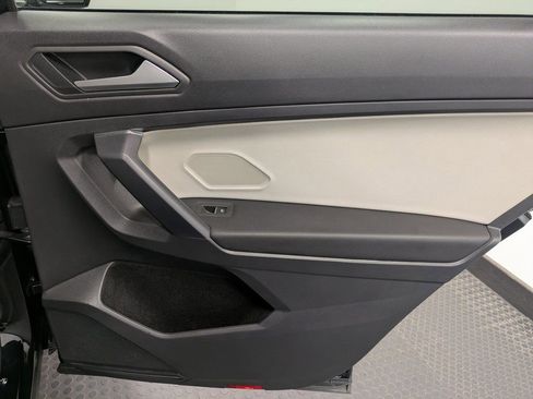 Used 2021 Volkswagen Tiguan SEL image 27