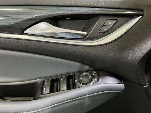 Used 2019 Buick Enclave Essence AWD/4WD image 15