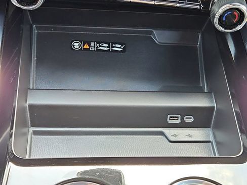 Used 2025 Chevrolet Suburban Z71 AWD/4WD image 47