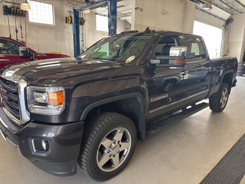 Used 2016 GMC Sierra 2500 SLT w/ Duramax Plus Package AWD/4WD image 2