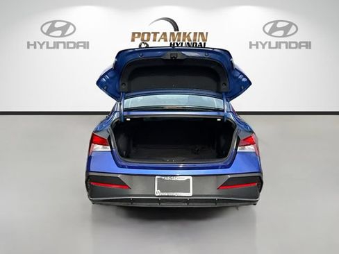 Used 2024 Hyundai Elantra SE FWD image 24