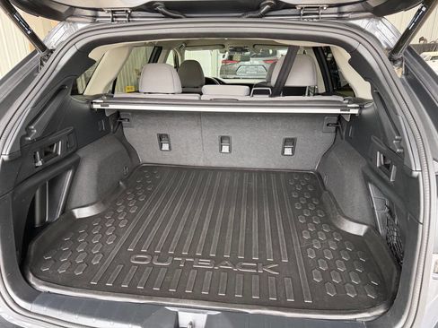 Used 2022 Subaru Outback Premium image 19