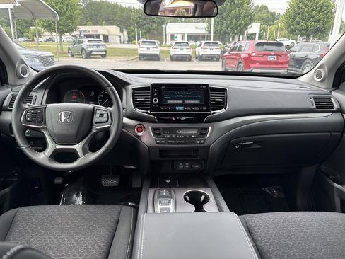 Certified 2025 Honda Ridgeline Sport image 28