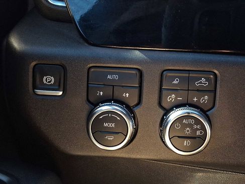 Used 2025 GMC Sierra 1500 SLT image 23