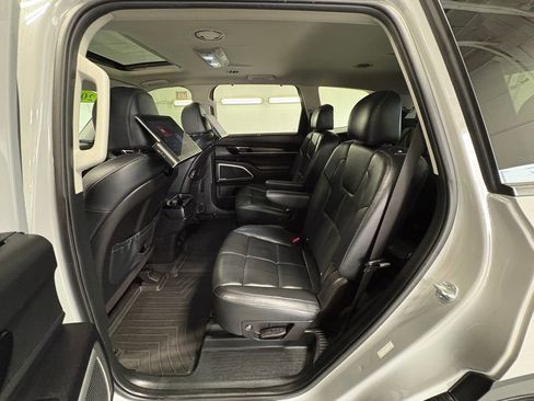 Used 2022 Kia Telluride EX w/ EX Premium Package image 28