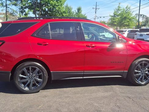 Certified 2023 Chevrolet Equinox RS w/ RS Leather Package FWD image 3