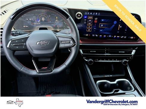Used 2026 Chevrolet Traverse RS w/ LPO, Floor Liner Package FWD image 11