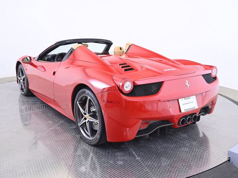 Used 2013 Ferrari 458 Spider image 3