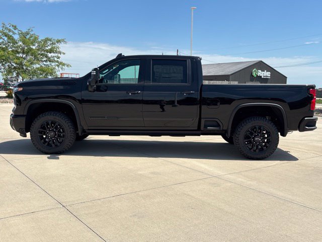 New 2026 Chevrolet Silverado 2500 High Country w/ Midnight Edition AWD/4WD image 9