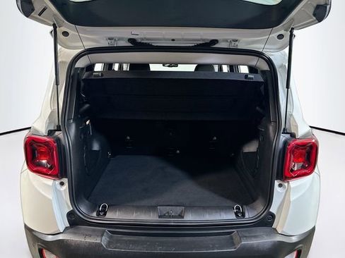 Used 2021 Jeep Renegade Latitude w/ Luxury Group I image 19