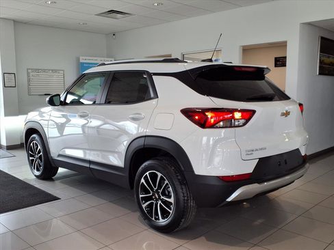 New 2026 Chevrolet TrailBlazer LT w/ Convenience Package image 2