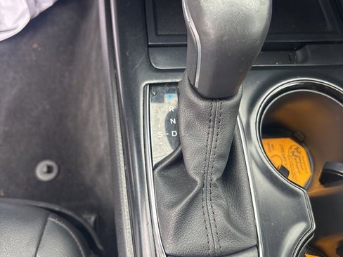 Used 2020 Toyota Camry SE image 31