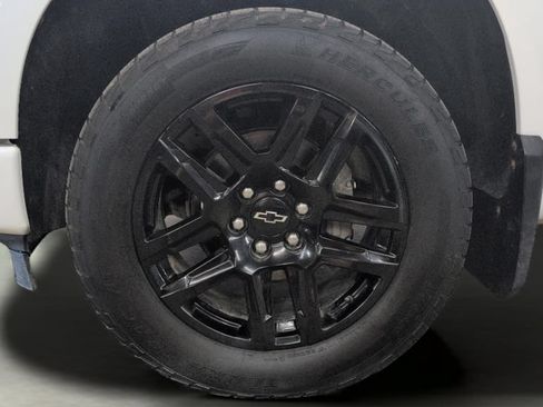 Used 2023 Chevrolet Silverado 1500 RST AWD/4WD image 29