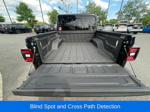 Certified 2026 Jeep Gladiator Mojave AWD/4WD image 29