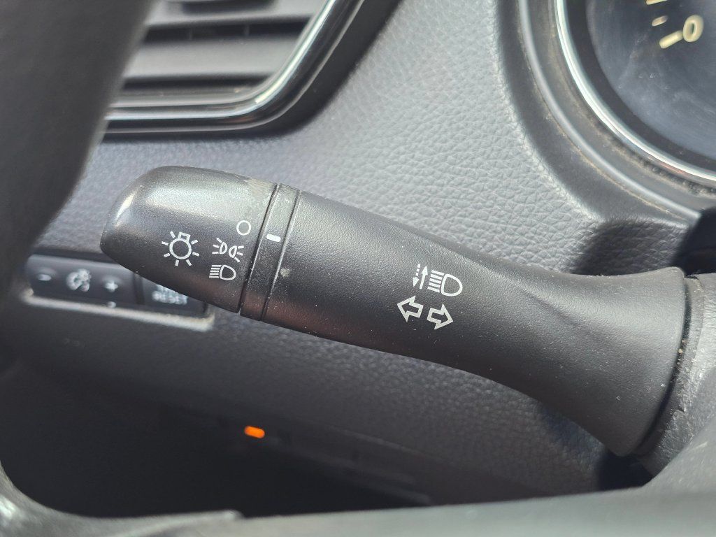 Used 2017 Nissan Rogue S AWD/4WD image 30