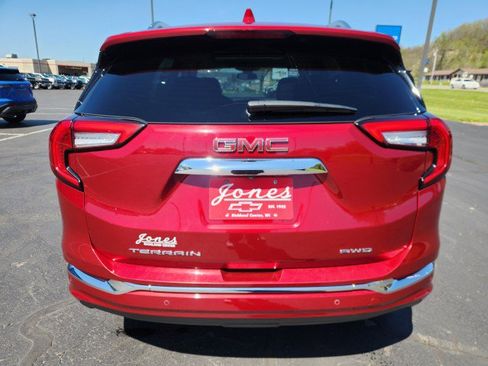 Used 2023 GMC Terrain Denali image 4