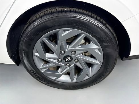 Used 2024 Hyundai Elantra SEL image 29