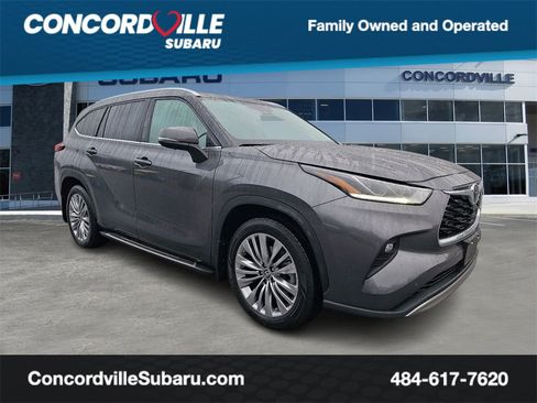 Used 2023 Toyota Highlander Platinum image 1