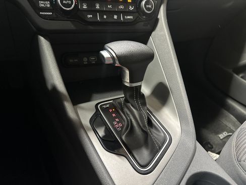 Used 2019 Kia Niro LX FWD image 22