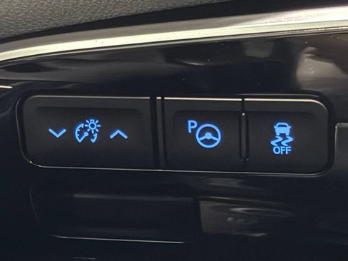 Used 2017 Toyota Prius Prime Advanced FWD image 30