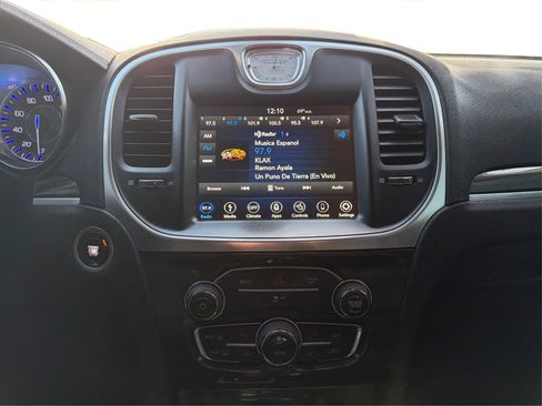 Used 2018 Chrysler 300 Touring L image 14