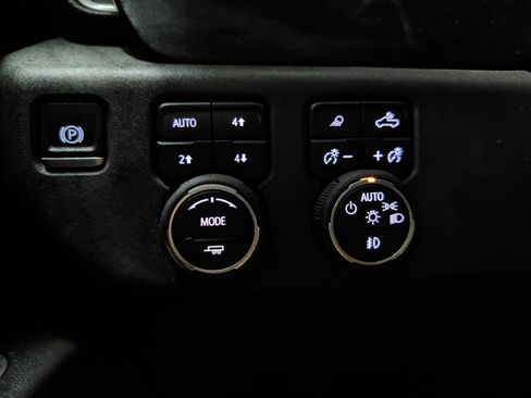 Used 2022 Chevrolet Silverado 1500 LT Trail Boss w/ LT Trail Boss Premium Package image 10