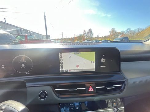 Used 2024 Kia Seltos SX w/ SX Sunroof Package image 18