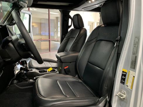 Used 2024 Jeep Wrangler Unlimited Sahara w/ Safety Group AWD/4WD image 7