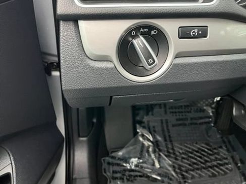 Used 2013 Volkswagen Passat 2.5 S FWD image 10