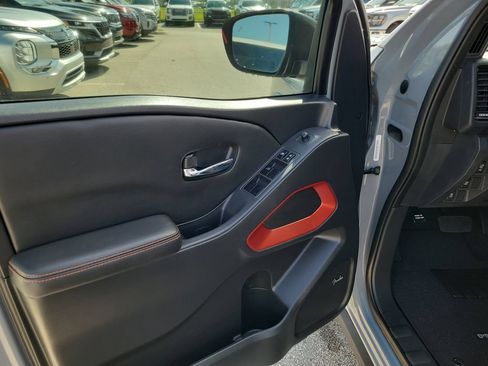 Used 2023 Nissan Frontier Pro-X w/ Pro Convenience Package RWD image 18