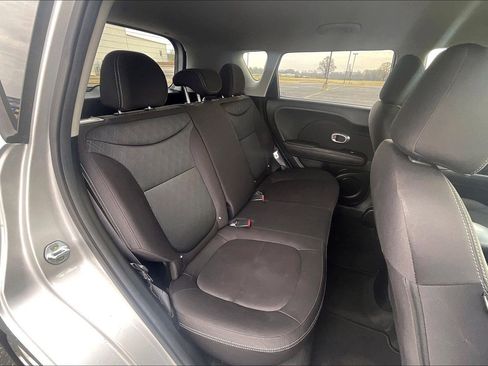 Used 2018 Kia Soul image 16