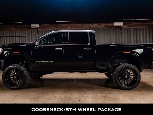 Used 2025 GMC Sierra 2500 Denali Ultimate image 6