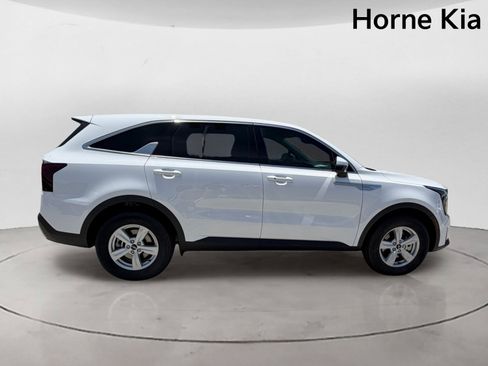 New 2026 Kia Sorento LX FWD image 3