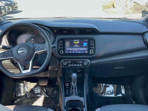 Used 2023 Nissan Kicks SR w/ SR Premium Package FWD image 26