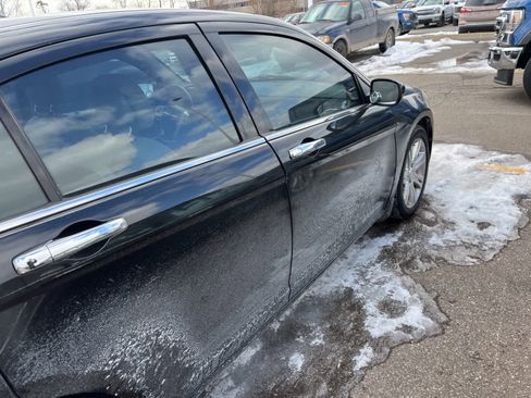 Used 2012 Chrysler 200 Touring image 18