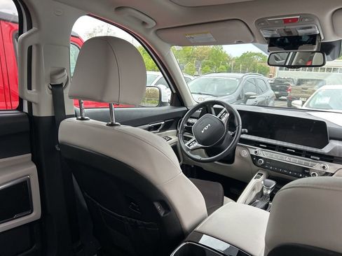 Used 2023 Kia Telluride EX w/ EX Captain's Chair Package AWD/4WD image 12