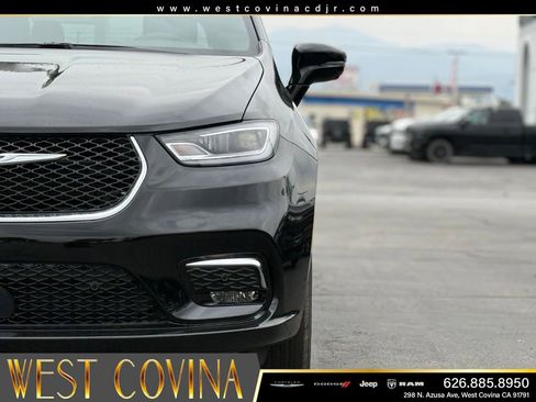 New 2026 Chrysler Pacifica Select FWD image 4