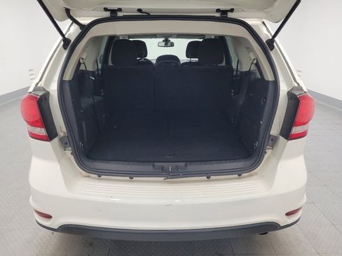 Used 2019 Dodge Journey SE image 29